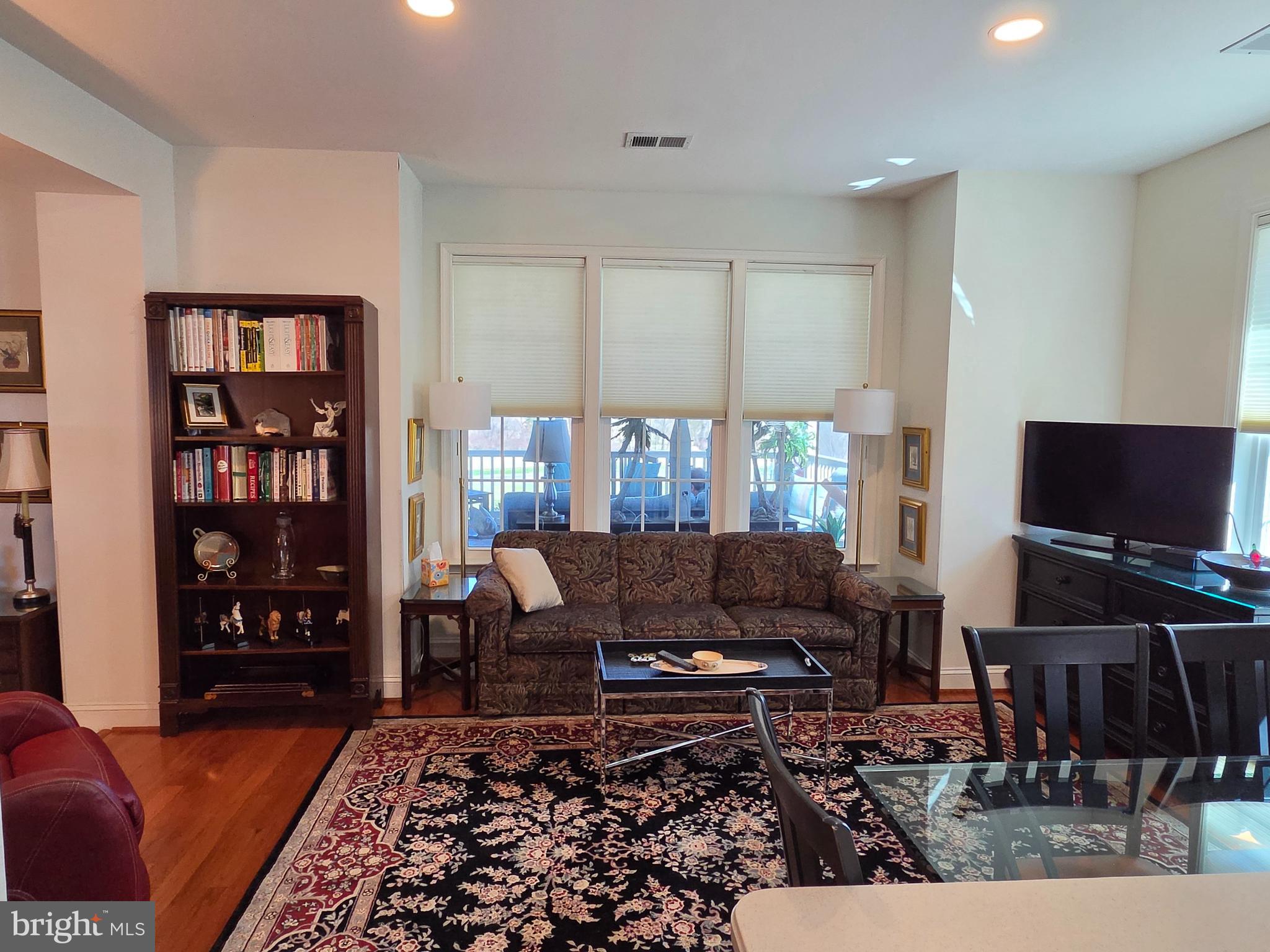 13872 Crabtree Way Gainesville, VA 20155 - Photo 8 of 33 Family room off kitchen