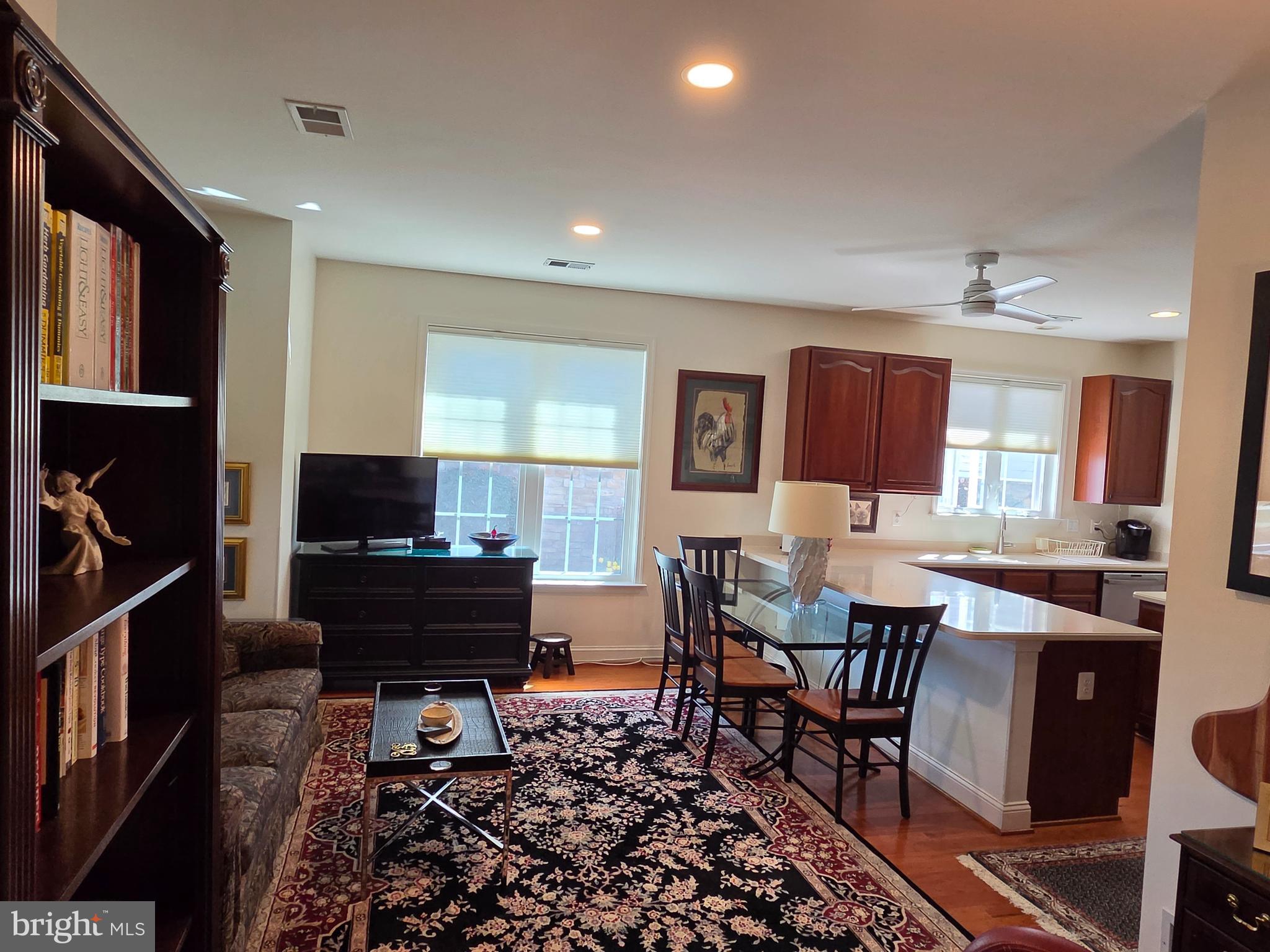13872 Crabtree Way Gainesville, VA 20155 - Photo 9 of 33 Family room off kitchen