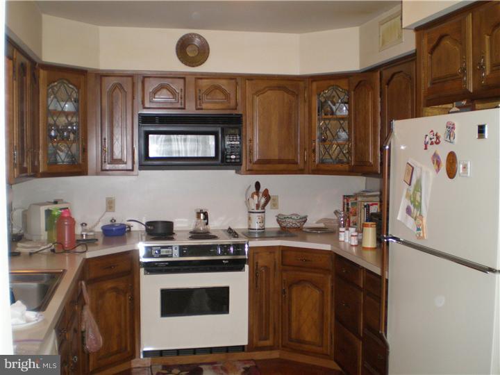 51 Kansas Road Pennsville, NJ 08070 - Photo 11 of 11 Kitchen