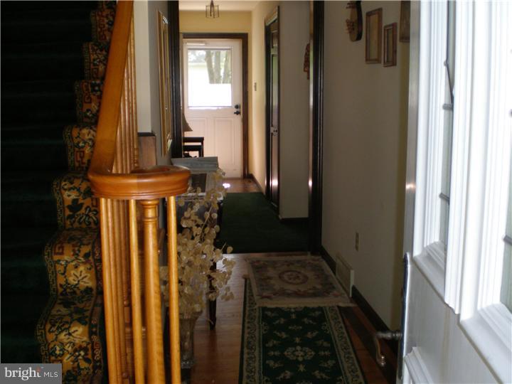 51 Kansas Road Pennsville, NJ 08070 - Photo 7 of 11 Hallway