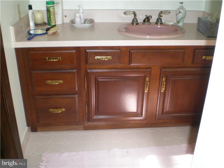 51 Kansas Road Pennsville, NJ 08070 - Photo 10 of 11 Bathroom