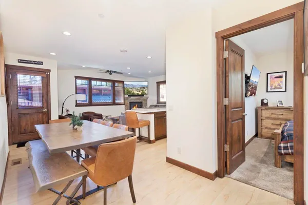 $1,699,000 | 125 Lakeview Boulevard, Unit 5, Mammoth Lakes, CA 93546