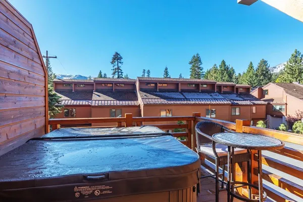 $1,699,000 | 125 Lakeview Boulevard, Unit 5, Mammoth Lakes, CA 93546