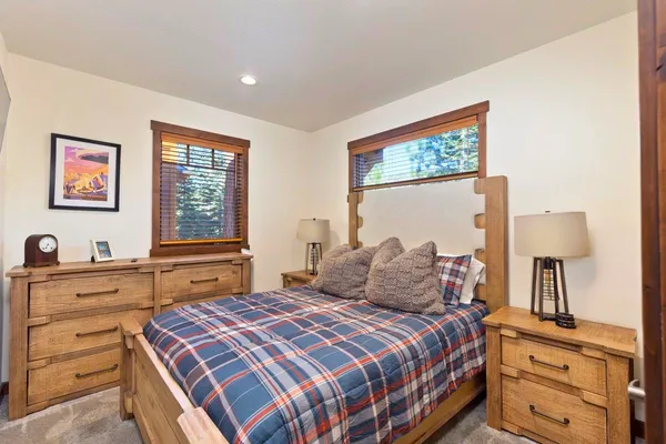 $1,699,000 | 125 Lakeview Boulevard, Unit 5, Mammoth Lakes, CA 93546