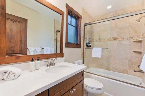 $1,699,000 | 125 Lakeview Boulevard, Unit 5, Mammoth Lakes, CA 93546