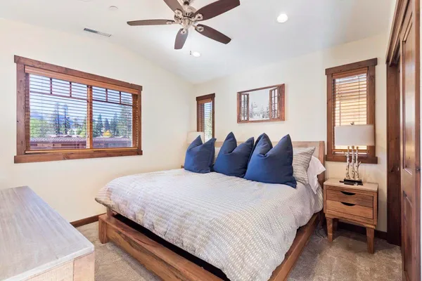 $1,699,000 | 125 Lakeview Boulevard, Unit 5, Mammoth Lakes, CA 93546