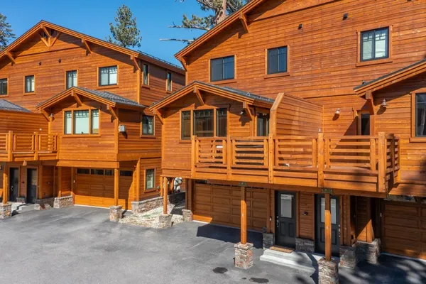 $1,699,000 | 125 Lakeview Boulevard, Unit 5, Mammoth Lakes, CA 93546
