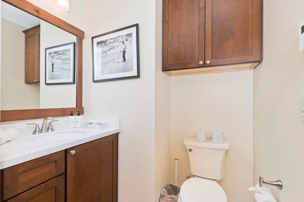 $1,699,000 | 125 Lakeview Boulevard, Unit 5, Mammoth Lakes, CA 93546