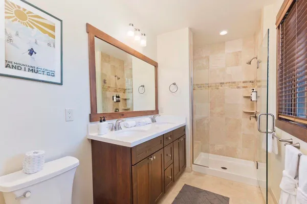 $1,699,000 | 125 Lakeview Boulevard, Unit 5, Mammoth Lakes, CA 93546