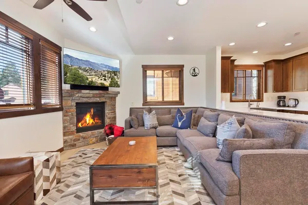 $1,699,000 | 125 Lakeview Boulevard, Unit 5, Mammoth Lakes, CA 93546