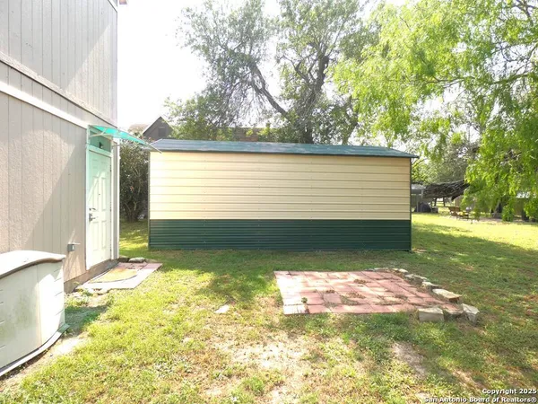 $99,000 | 911 East Steiner Street, Beeville, TX 78102