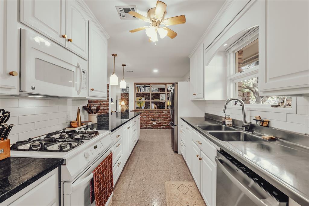 2112 Gregory Lane Waco, TX 76708 - Photo 13 of 40 Gallery Image 13