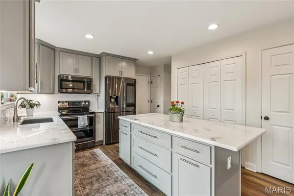 $425,000 | 1297 Old Stone Drive, O'Fallon, MO 63368