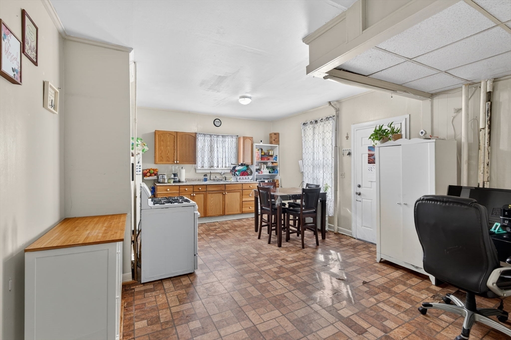 102 Rockaway Street Lynn, MA 01902 - Photo 10 of 42