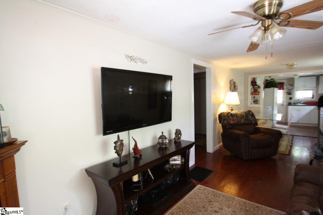 406 New Circle Road Travelers Rest, SC 29690 - Photo 4 of 19 Gallery Image 4