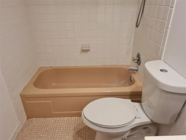 $1,600 | 300 Golden Isles Drive, Unit 104, Hallandale Beach, FL 33009