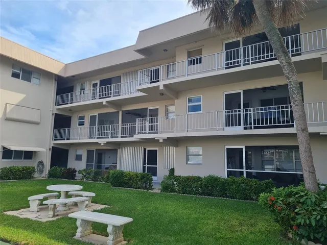 $1,600 | 300 Golden Isles Drive, Unit 104, Hallandale Beach, FL 33009