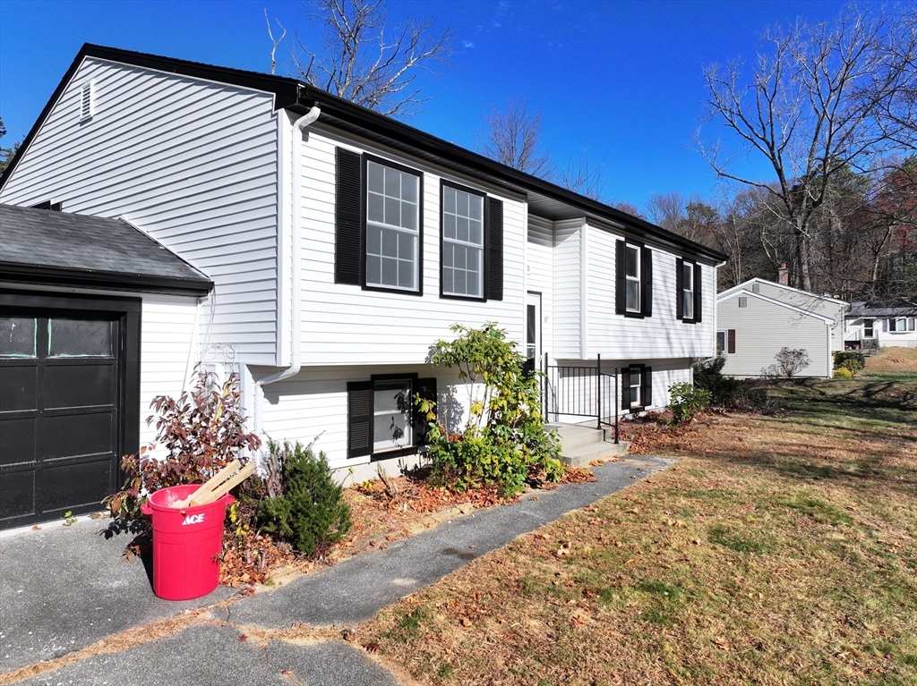 86 Paulk Terrace Springfield, MA 01128 - Photo 2 of 26 Gallery Image 2