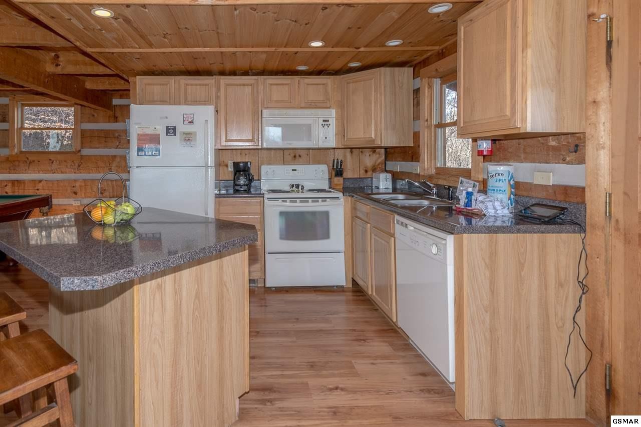 1910 Bluff Ridge Road, Unit AROOMWITHAVIEW Sevierville, TN 37876 - Photo 8 of 30 Gallery Image 8