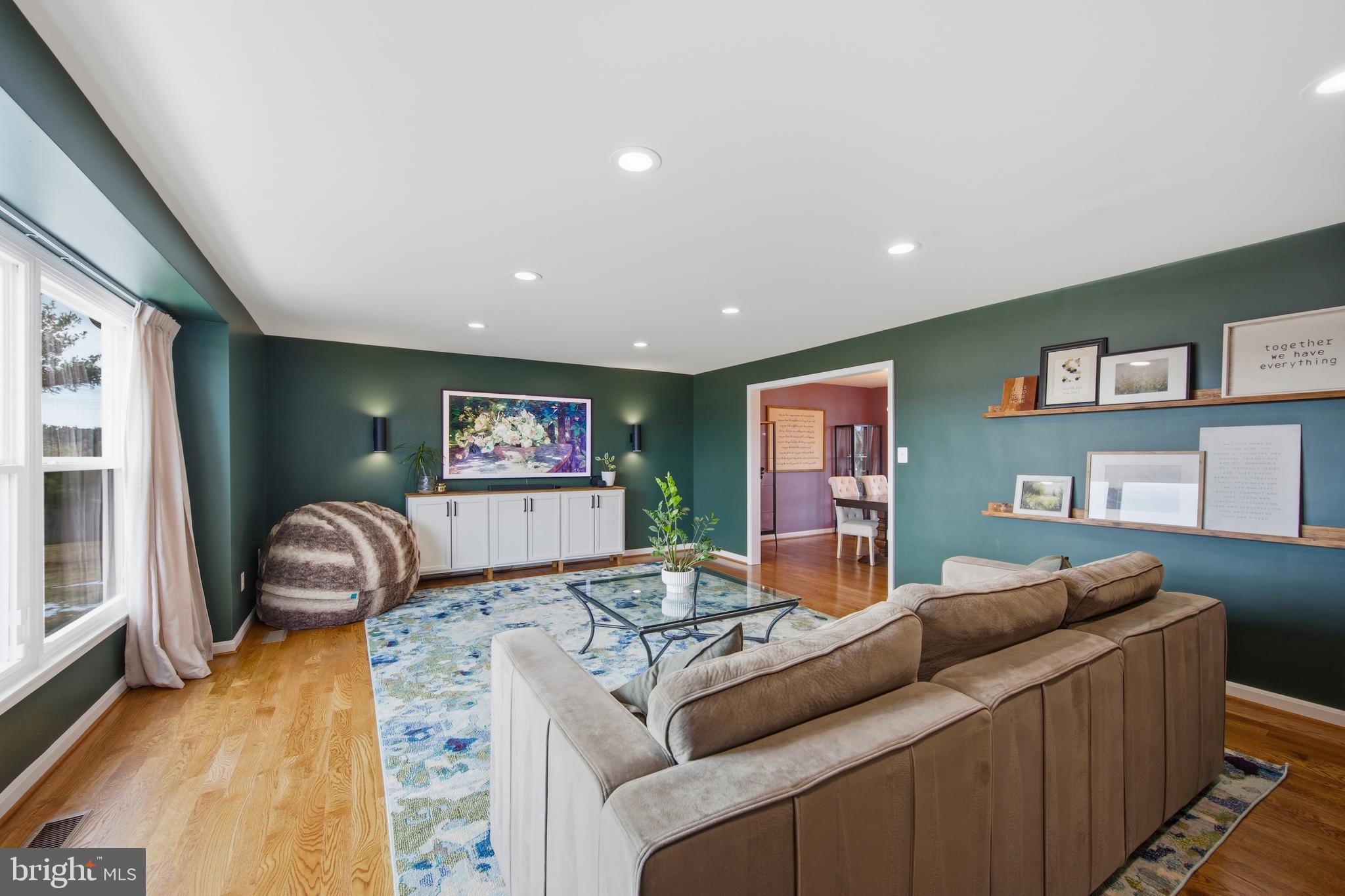 8450 Palmer Road Middletown, MD 21769 - Photo 27 of 94 Living Room