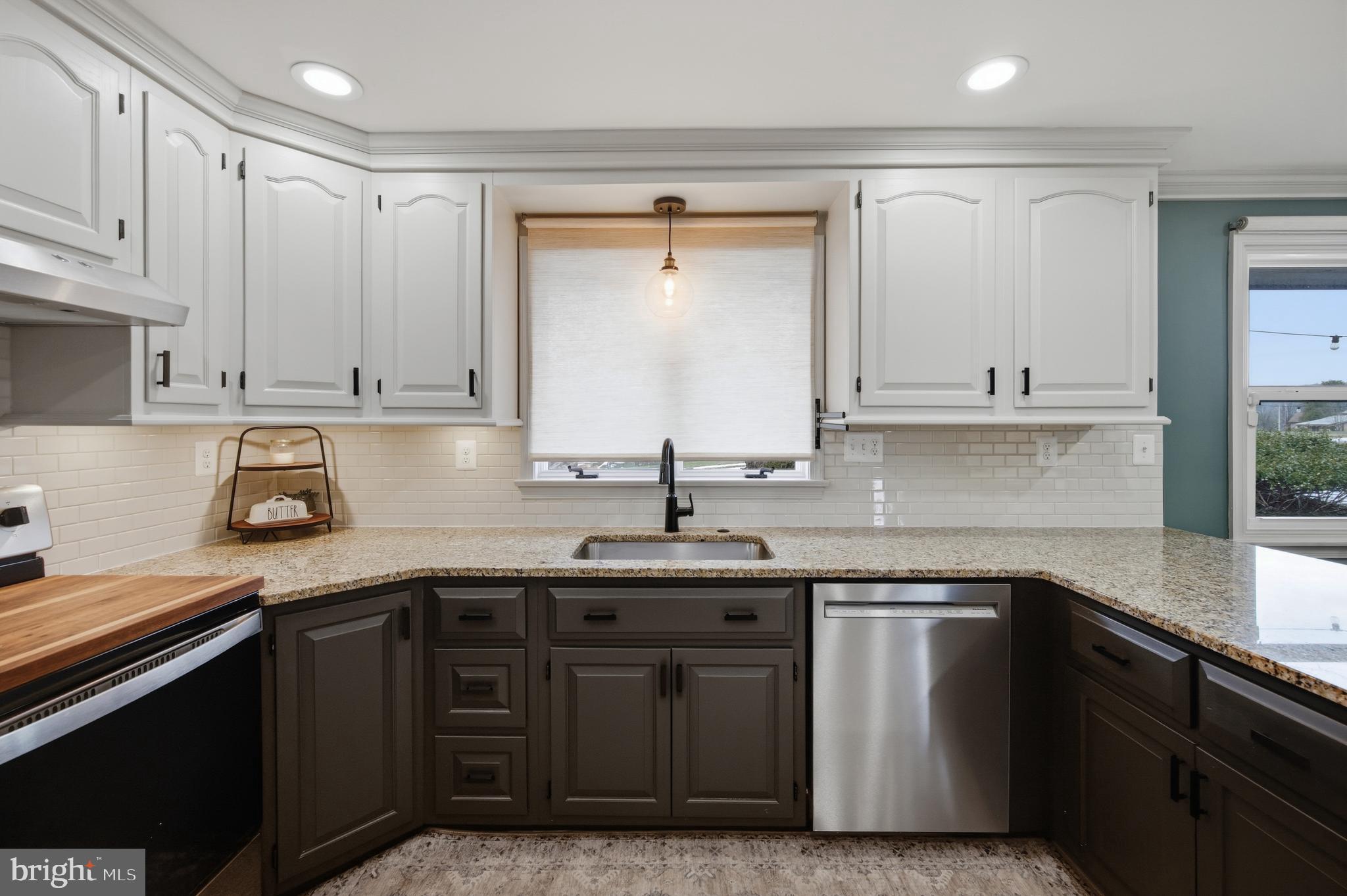 8450 Palmer Road Middletown, MD 21769 - Photo 33 of 94 Gourmet Farmhouse Kitchen