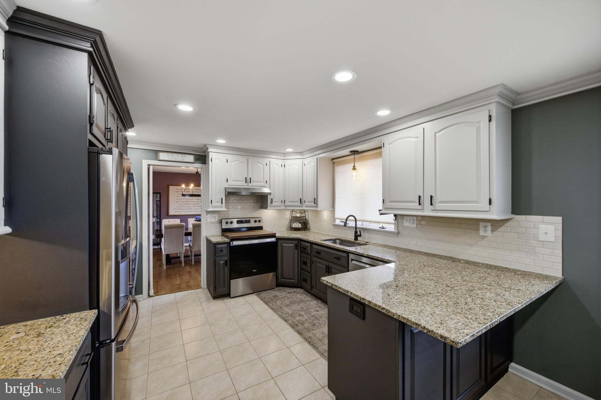 8450 Palmer Road Middletown, MD 21769 - Photo 39 of 94 Gourmet Farmhouse Kitchen