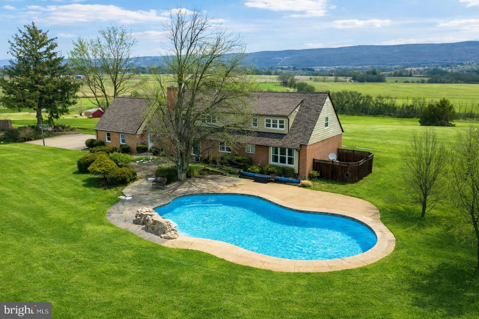 8450 Palmer Road Middletown, MD 21769 - Photo 4 of 94 Luxury Resort-Style Estate - (Virtually Enhanced)