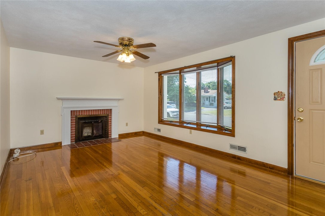 34 Marshall Road Woonsocket, RI 02895 - Photo 4 of 22