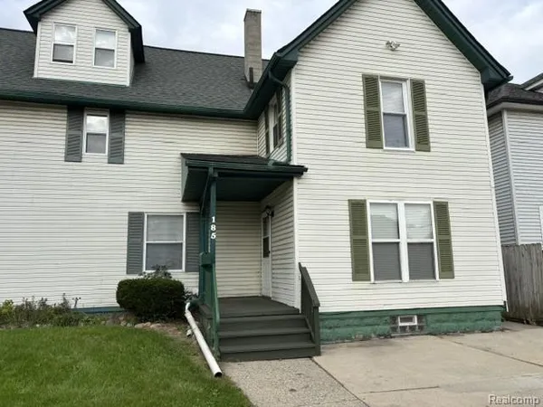 $995 | 185 North Avenue, Mount Clemens, MI 48043
