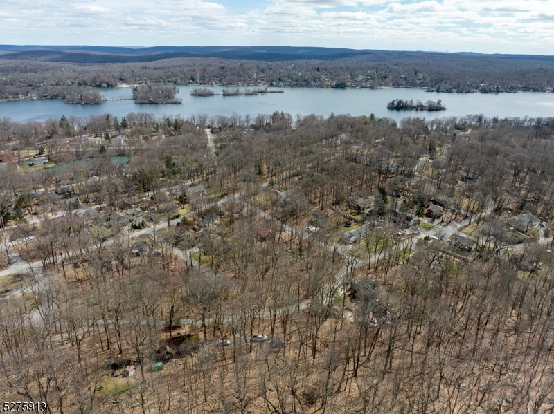 222 Acabonack Road Vernon, NJ 07422 - Photo 1 of 21