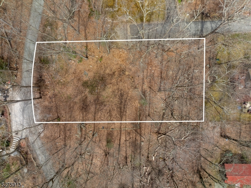 222 Acabonack Road Vernon, NJ 07422 - Photo 7 of 21 a bathroom with a window