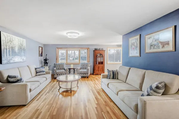 $649,500 | 1413 Weyers Court, Schaumburg, IL 60193