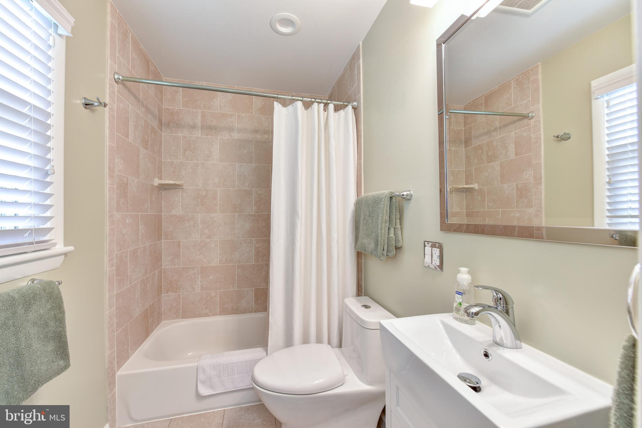 8332 Wagon Wheel Road Alexandria, VA 22309 - Photo 24 of 39 Full Bath