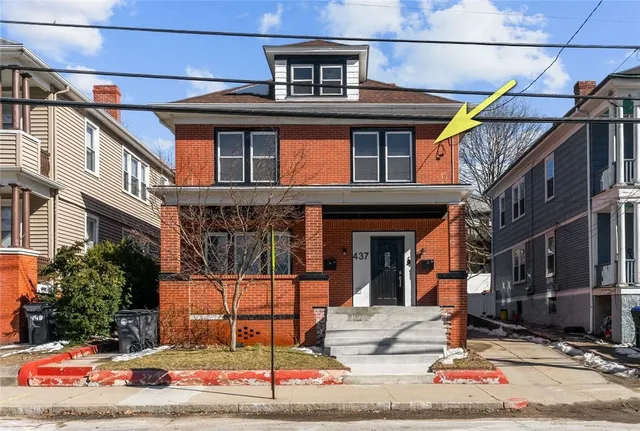 $2,300 | 437 Charles Street, Providence, RI 02904