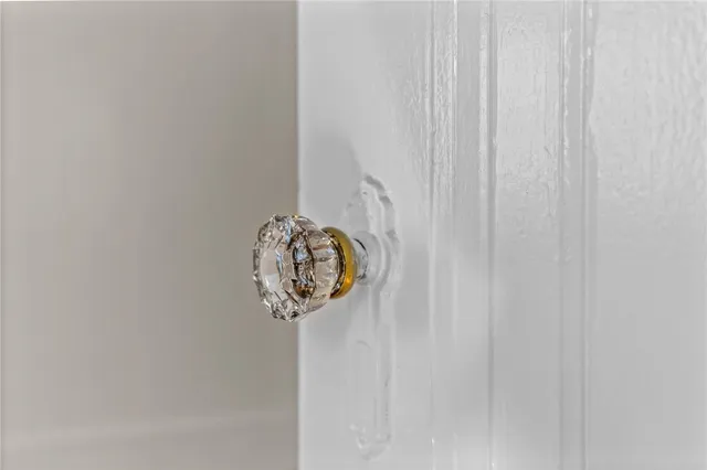 $2,300 | 437 Charles Street, Providence, RI 02904