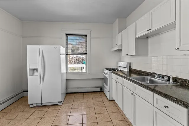 $2,300 | 437 Charles Street, Providence, RI 02904