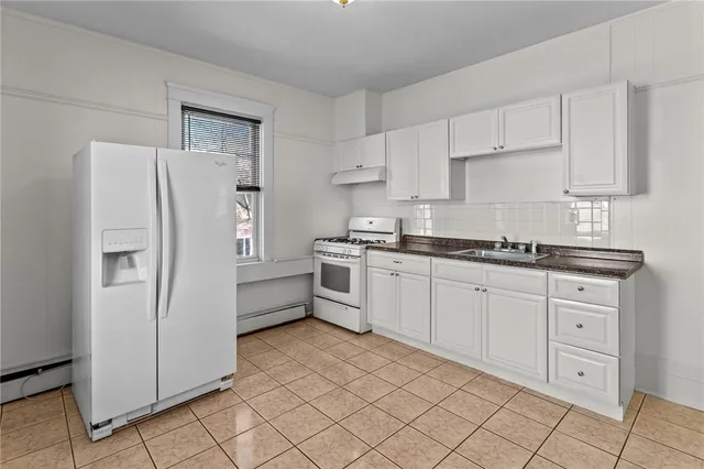 $2,300 | 437 Charles Street, Providence, RI 02904