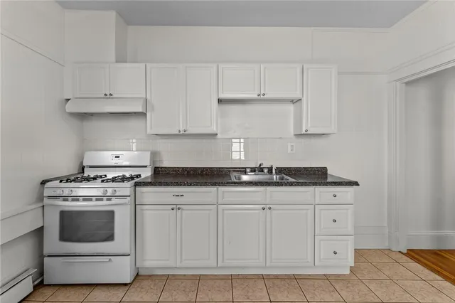 $2,300 | 437 Charles Street, Providence, RI 02904