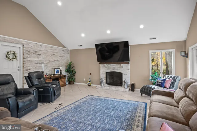 $715,000 | 155 Tuckerton Road, Medford Lakes, NJ 08055