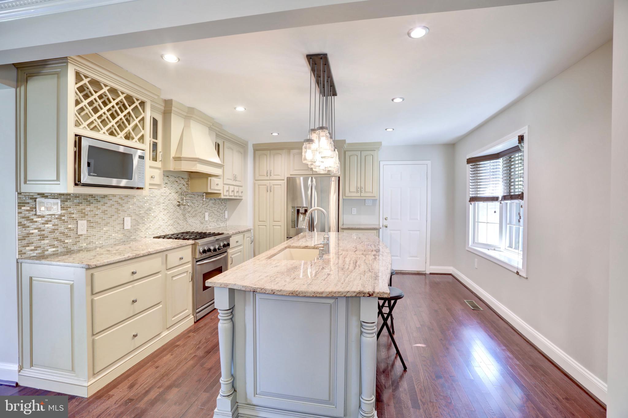 2336 Rosedown Drive Reston, VA 20191 - Photo 9 of 30 FABULOUS KITCHEN!!