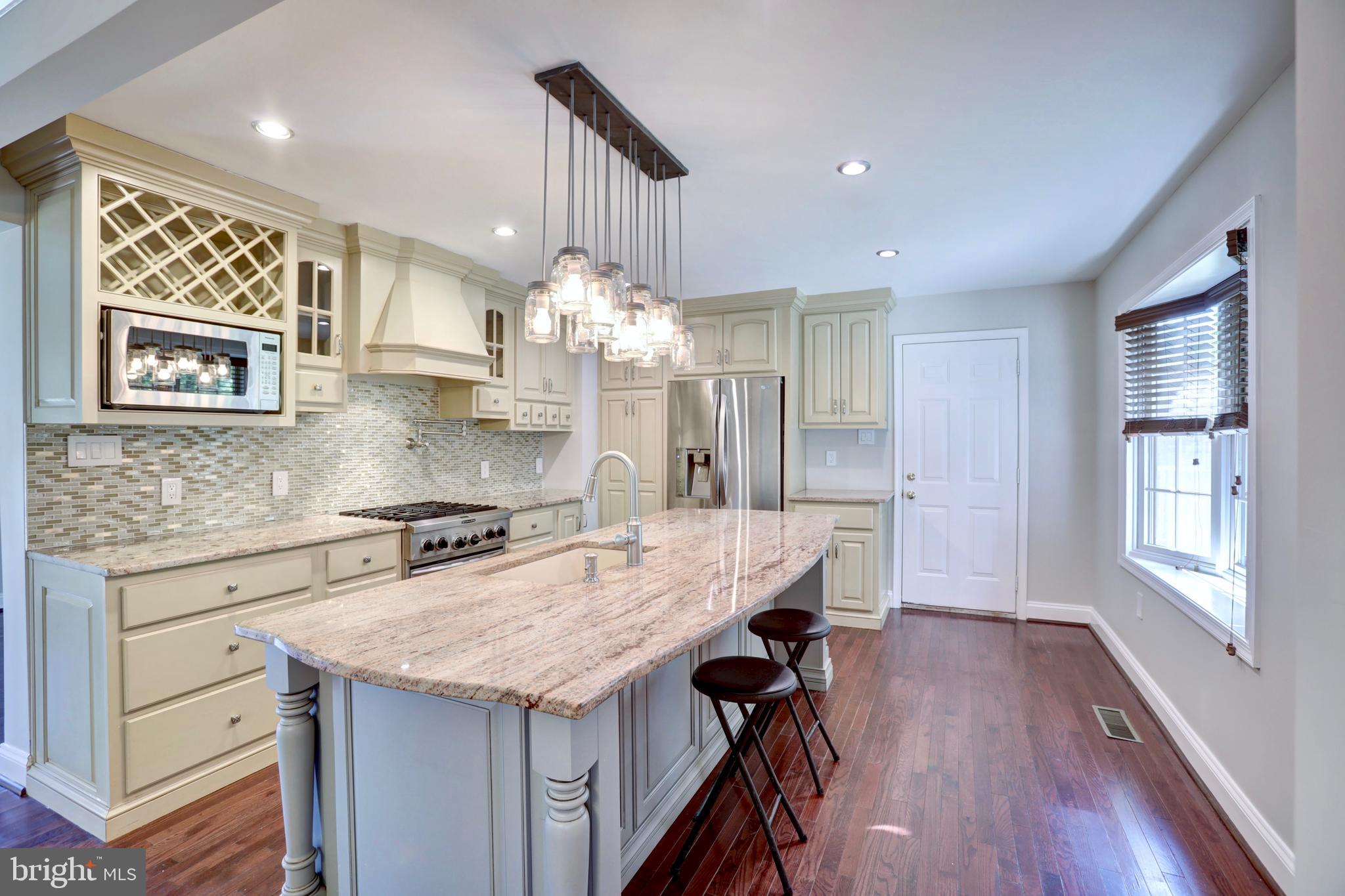 2336 Rosedown Drive Reston, VA 20191 - Photo 10 of 30 GRANITE COUNTERTOPS