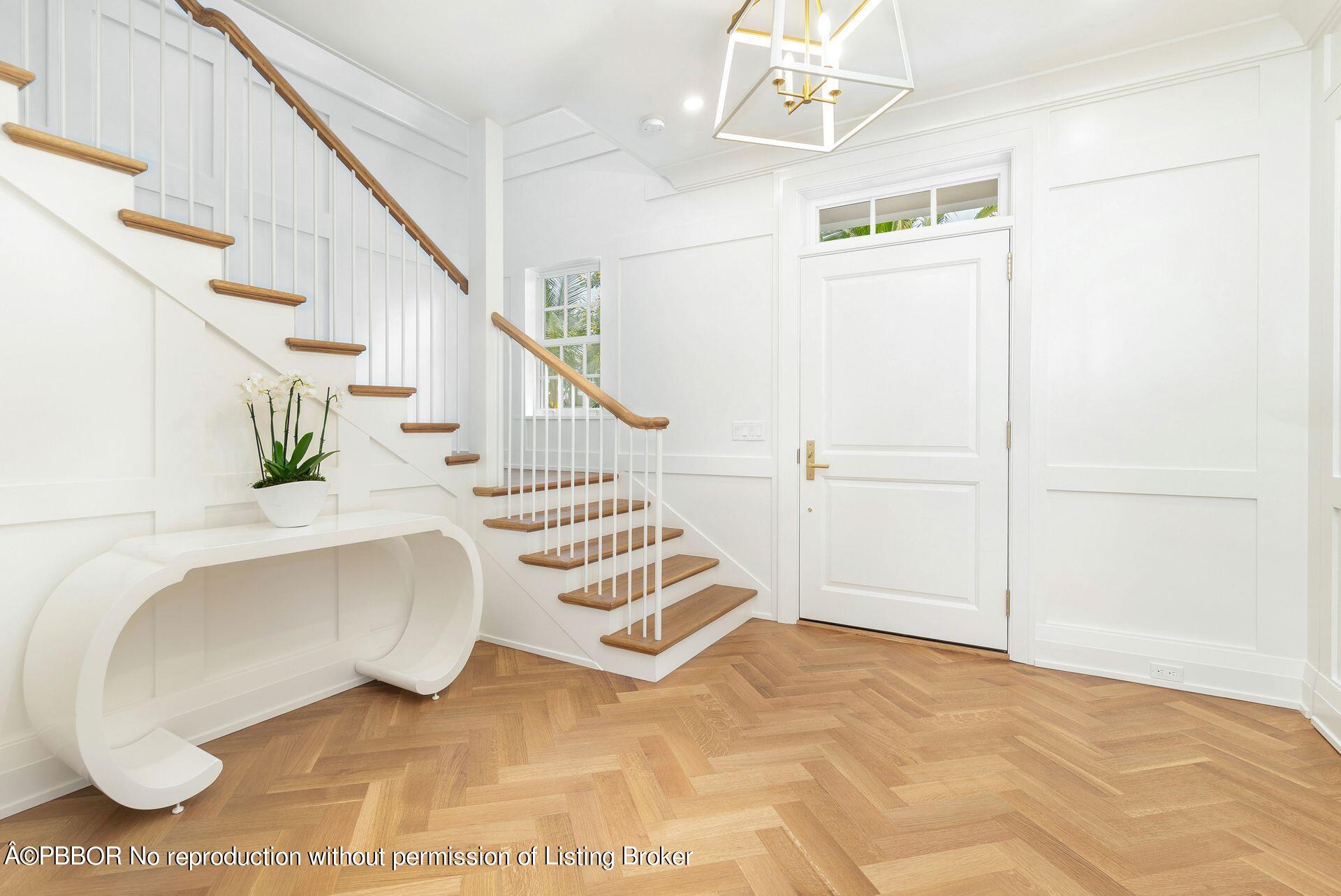 320 Sunset Road West Palm Beach, FL 33401 - Photo 5 of 35 a view of entryway and hall