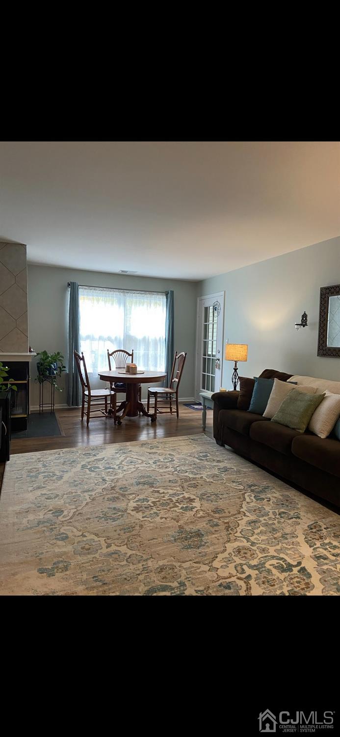 1001 Meadow Court Helmetta, NJ 08828 - Photo 2 of 10