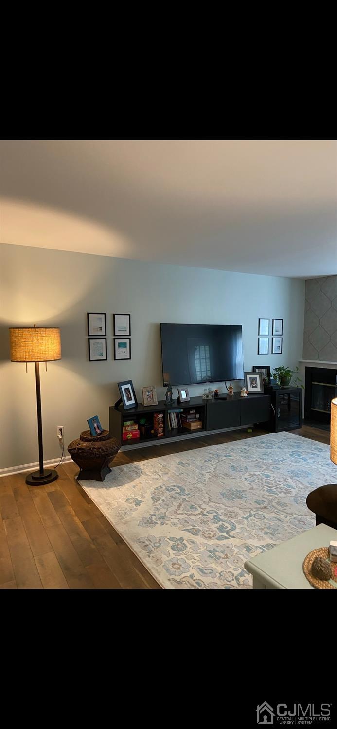 1001 Meadow Court Helmetta, NJ 08828 - Photo 3 of 10