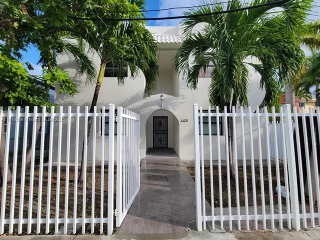 $2,250 | 445 Southwest 3rd Street, Unit 1, Miami, FL 33130