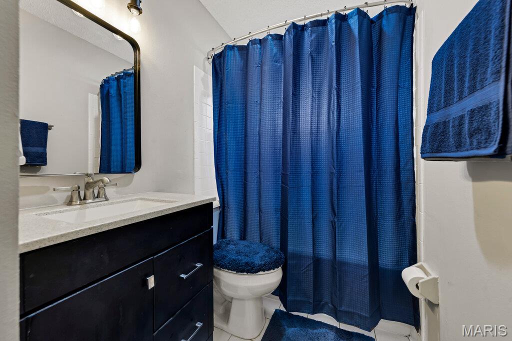 6995 Candlewick Way Florissant, MO 63033 - Photo 14 of 34