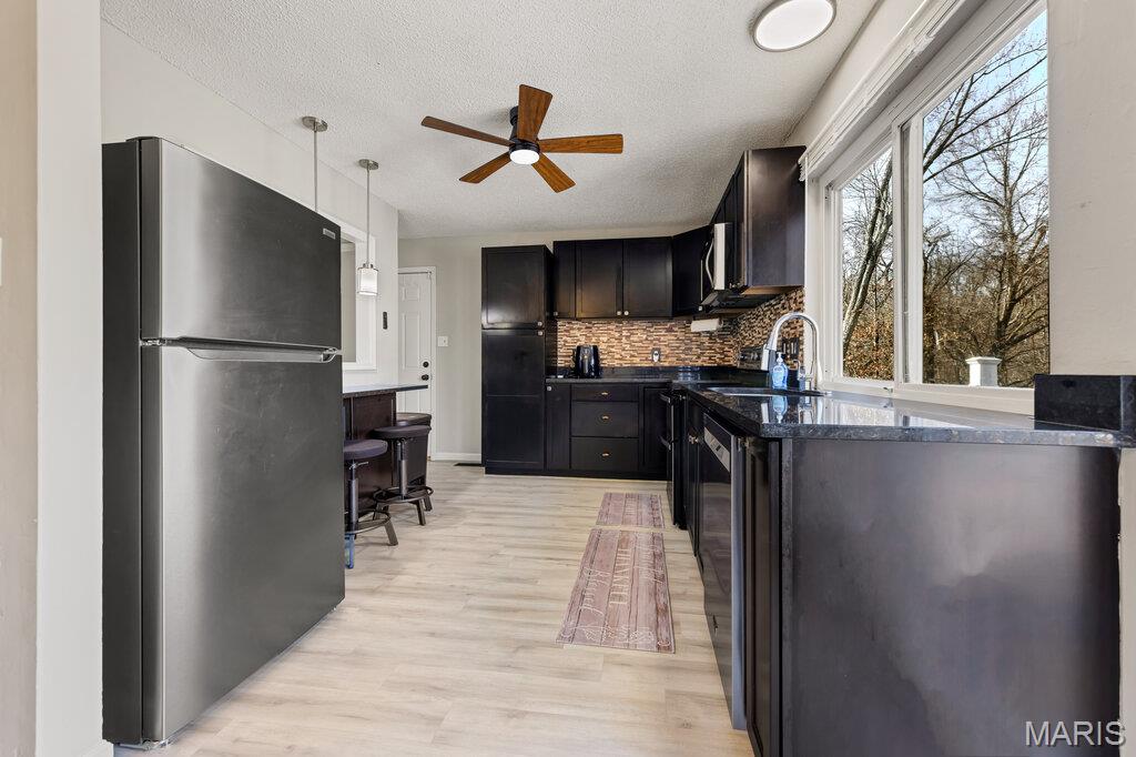 6995 Candlewick Way Florissant, MO 63033 - Photo 9 of 34