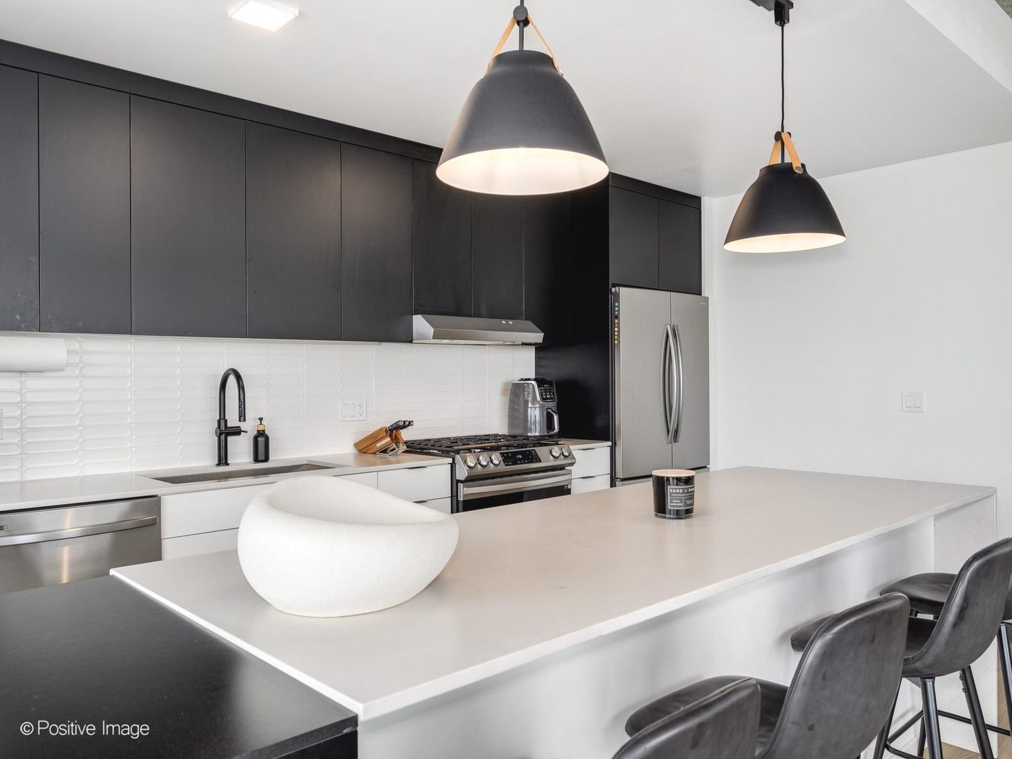 225 North Elizabeth Street, Unit 2502 Chicago, IL 60607 - Photo 9 of 28