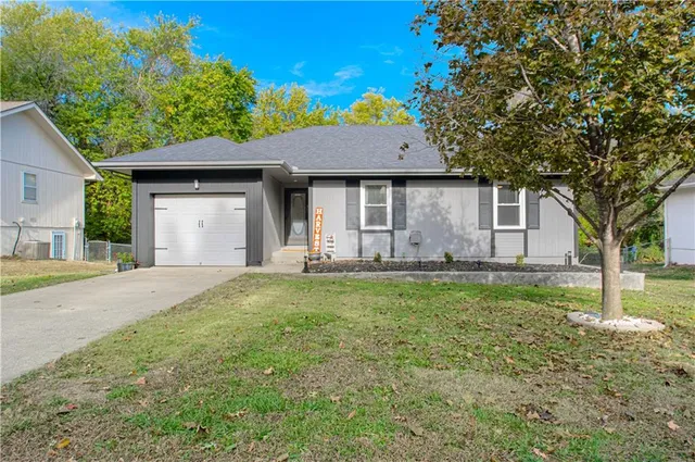 $244,900 | 504 Southeast 21st Street, Oak Grove, MO 64075