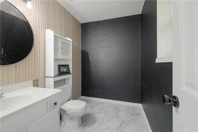 $244,900 | 504 Southeast 21st Street, Oak Grove, MO 64075